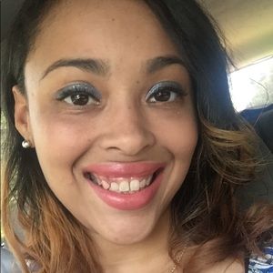 Meet your Posher, Marissa